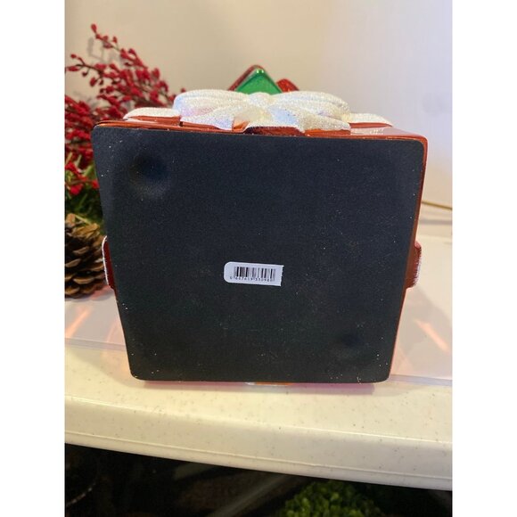 Bath & Body Works Christmas “Stacked Presents” 3 Wick Pedestal Candle Holder - Picture 7 of 9